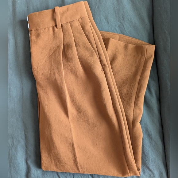 Aritzia | Wilfred Effortless Cropped Pant - Picture 9 of 12